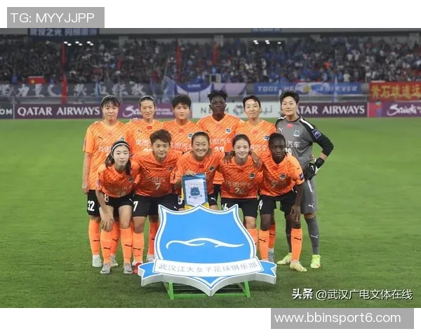 武汉女足上半场补时阶段失误被扳平浪费机会遭遇惩罚的教训