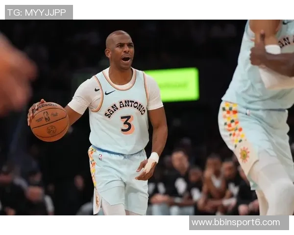 保罗谈球队训练营表现强调互信是成功的关键因素